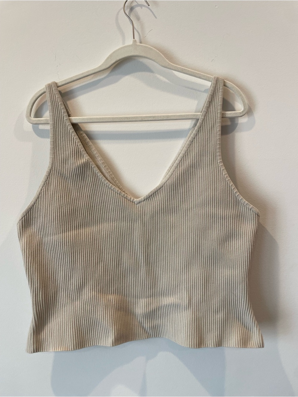 Plus Size Aritzia Babaton Ribbed V-Neck Tank Top - Light Beige
